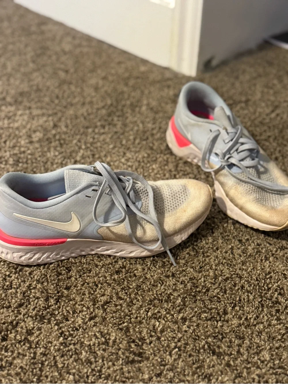 Nike Light Gray Sneakers with Pink Inner Lining